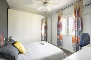 3 室のベッドルーム、デスク、アイロン / アイロン台、WiFi (無料)