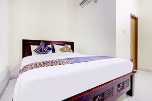 Double Room | Bed sheets - OYO Life 90152 Garuda Bima Residence Syariah (Tangerang)
