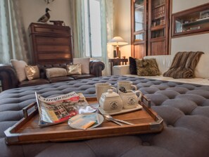 5 عدّة غرف نوم وخدمة الإنترنت