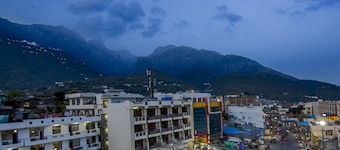 Itsy Hotels Satya Shree