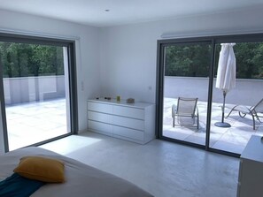 4 chambres, fer et planche à repasser, lit parapluie, Wi-Fi gratuit
