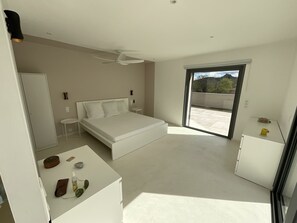 4 bedrooms, iron/ironing board, travel cot, free WiFi
