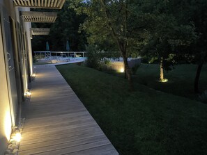 Terrace/patio - Villa Contemporaine Avec Piscine . Le 210 (Saint Alban Auriolles)
