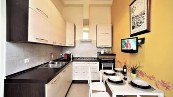 Refrigerador, horno, parrilla de estufa y lavavajillas