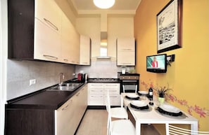 Refrigerador, horno, parrilla de estufa y lavavajillas