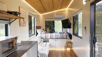 1 habitación, escritorio, wifi gratis y ropa de cama