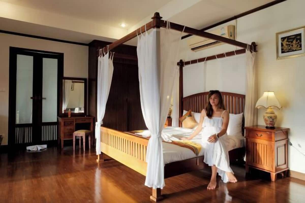 1 bedroom, premium bedding, minibar, desk