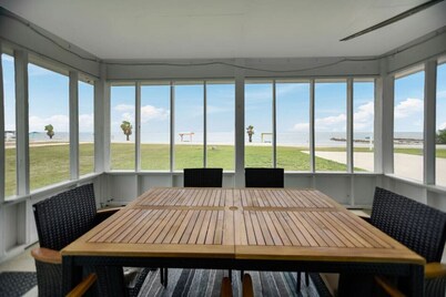 Mag Beach Refuge - Bayfront