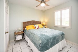 3 bedrooms, desk, iron/ironing board, free WiFi