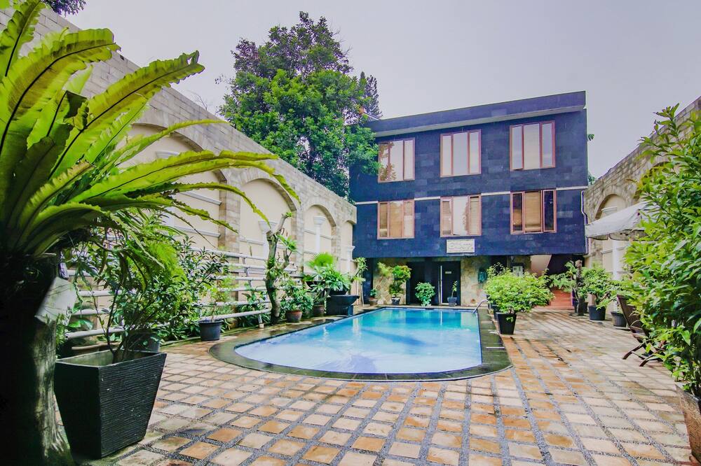 Hotel O Gayatri Residence