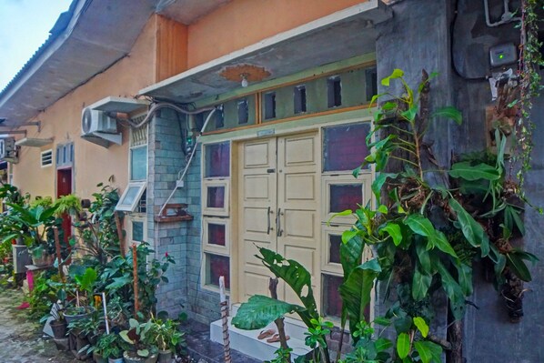 Terrace/patio - Hotel O La Khansa Homestay Syariah (Medan)