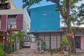 Front of property - Hotel O La Khansa Homestay Syariah (Medan)