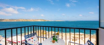 Islet Promenade Seafront Family Apartment with 2 balconies