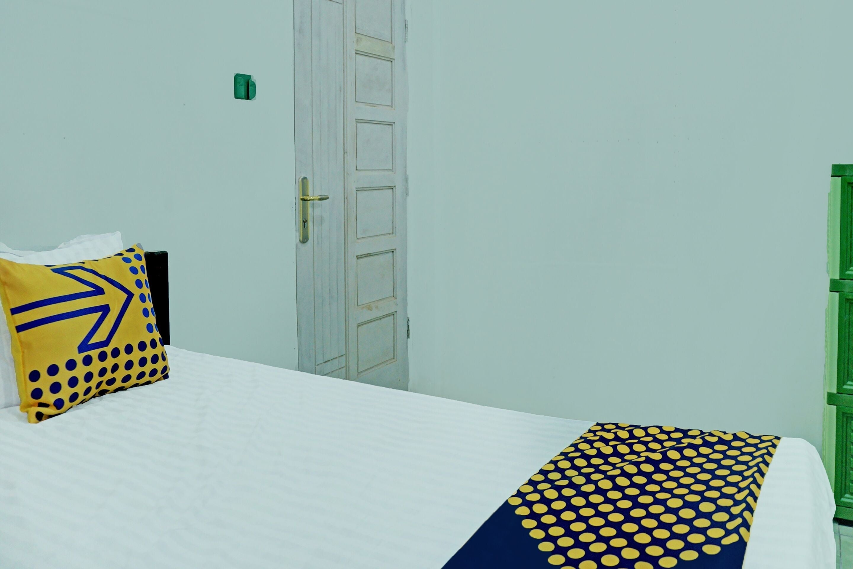 Double Room | Laptop workspace, free WiFi, bed sheets