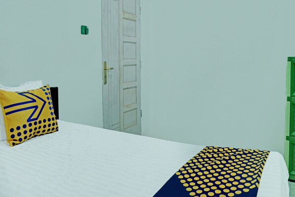 Double Room | Laptop workspace, free WiFi, bed sheets - Hotel O Penginapan Indola Near Masjid Al Muhtadin (Muaradua)