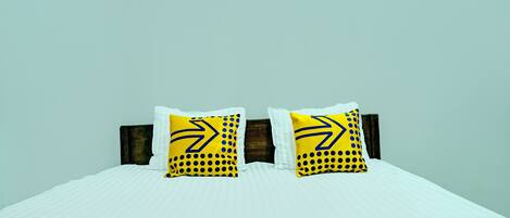 Tweepersoonskamer | Een laptopwerkplek, gratis wifi, beddengoed