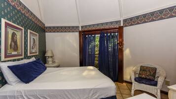 House, 1 Queen Bed, Fireplace | 1 bedroom, individually decorated, individually furnished, free WiFi