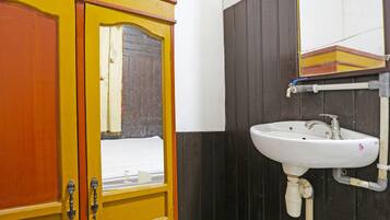 Economy Double Room | Room amenity