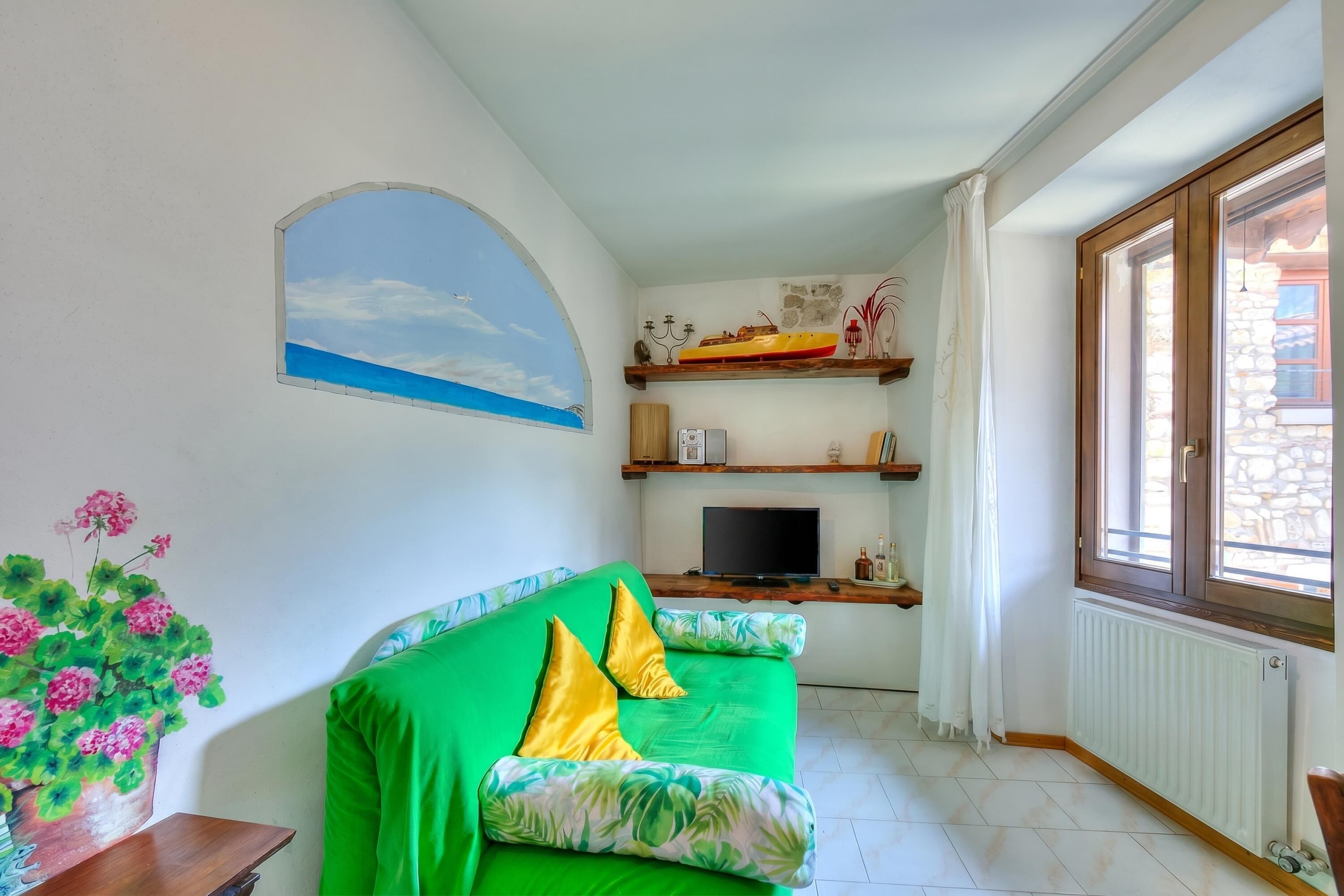 Family Apartment, Multiple Bedrooms, Mountainside (Il Nido dell'Artista) | Living area