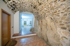 Family Apartment, Multiple Bedrooms, Mountainside (Il Nido dell'Artista) | Interior - Il Nido Dell'artista (Tenno)
