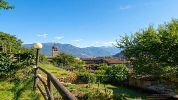 Family Apartment, 1 Bedroom, Mountainside (Il Nido dell'Artista Apartment with) | Bahagian luar