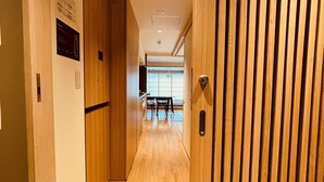 อพาร์ทเมนท์สำหรับครอบครัว | 2 ห้องนอน, ผ้านวมขนเป็ด, โต๊ะทำงาน, ห้องเก็บเสียง