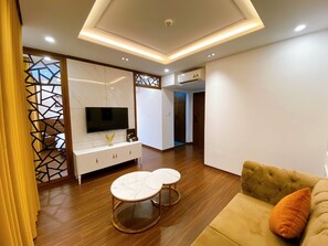 Studiosuite | Wohnzimmer | Fernseher