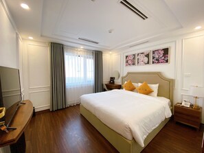 Apartment, Balkon, Meerblick | Hochwertige Bettwaren, Minibar, Zimmersafe, Schreibtisch