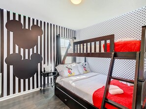 3 habitaciones, tabla de planchar con plancha, cuna de viaje y wifi 