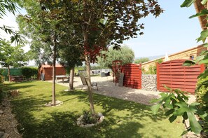 Property grounds - Gîte Luberon Artemiss Piscine Luberon. (APT)