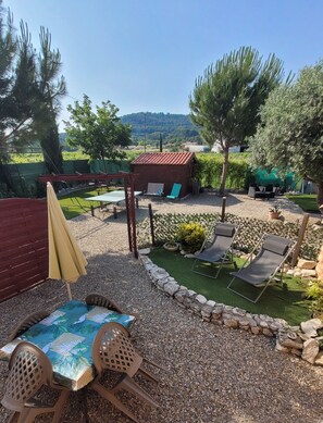 Outdoor dining - Gîte Luberon Artemiss Piscine Luberon (APT)