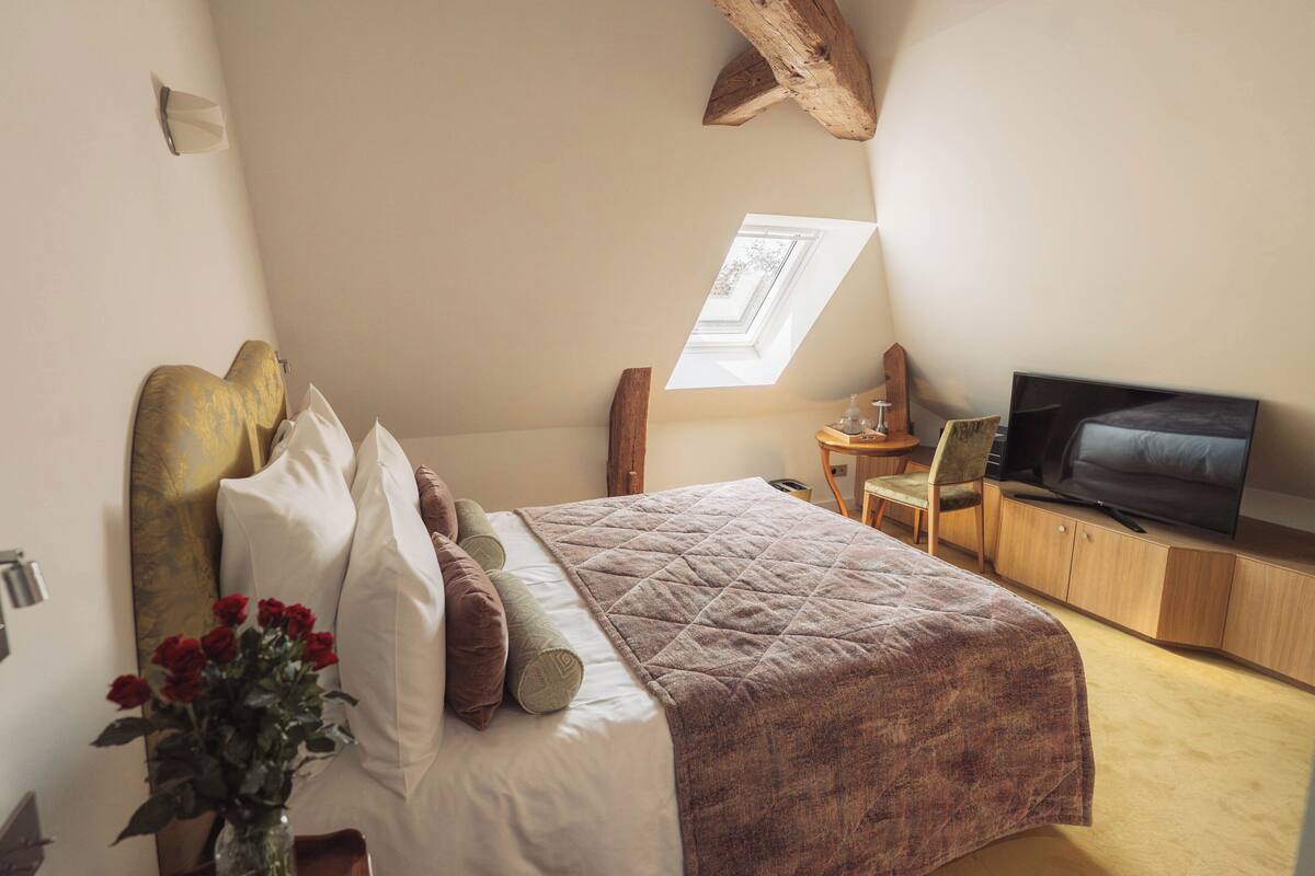 Superior Double Room | Premium bedding, down duvets, in-room safe, desk