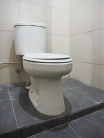 Standard Double Room | Bathroom | Shower, towels