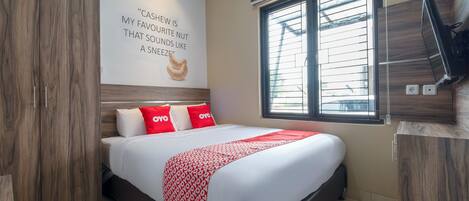 Standard Double Room | Desk, free WiFi, bed sheets