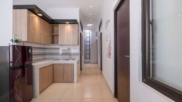 Standard Double Room | Shared kitchen facilities