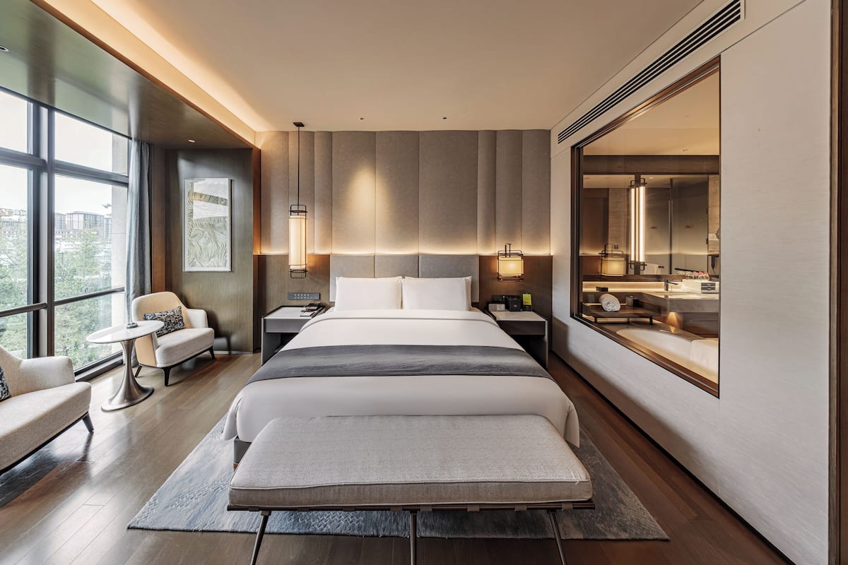 Business Single Room | Premium bedding, down duvets, desk, free WiFi