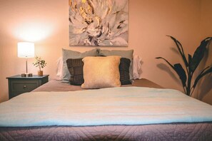 2 bedrooms, WiFi, bed sheets - Bronze Star on Fairway (Longview)