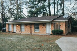 Exterior - Hidden Treasure Summa (Longview)