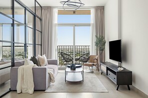 Egyptian cotton sheets, premium bedding, memory-foam beds, in-room safe - Silkhaus Collective, Dubai Hills (Dubai)