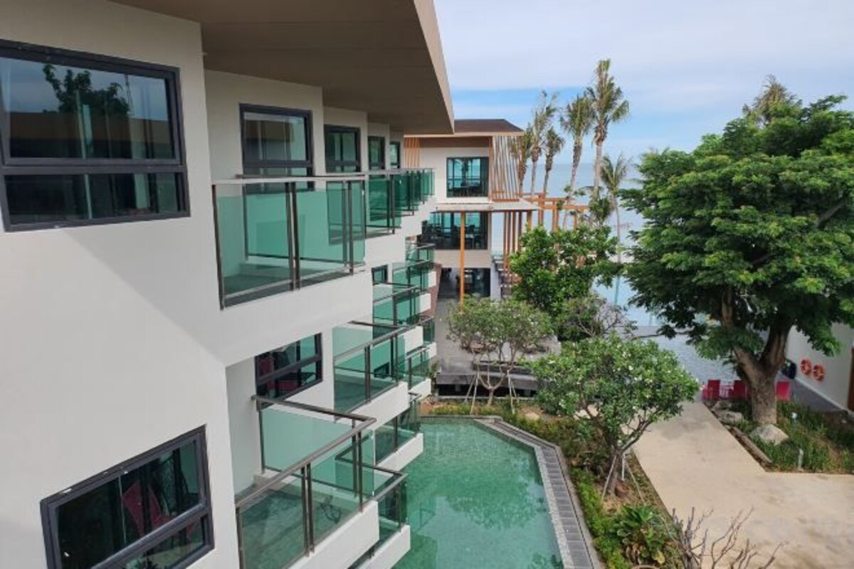 Superior Seaview