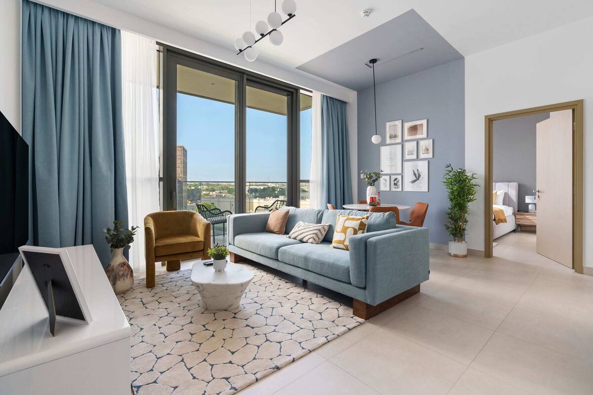 Downtown Views 407 | Living area