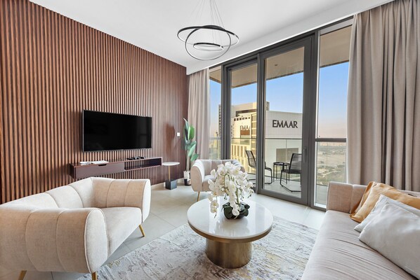 Elite Apartment | Living area | 50-inch Smart TV with digital channels - Silkhaus Downtown Views, Downtown Dubai (Dubai)