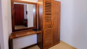 Kamar Double atau Twin Deluks | Meja kerja, kedap suara, dan Wi-Fi gratis