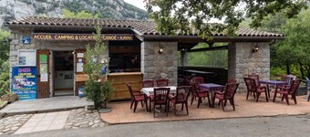 Caravan 'Midi - Mobil Home 6-8 Pers' with Shared Terrace and Shared Garden