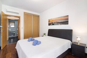 1 bedroom, free WiFi, bed sheets - Holiday Apartment "Oceano" with Shared Pool, Private Balcony & Wi-Fi (Albufeira)