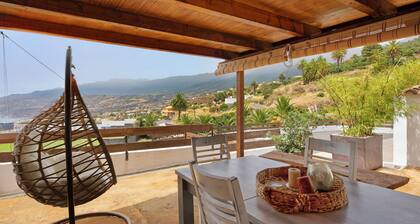 Holiday Home 'Nando' with Sea View, Private Terrace and Wi-Fi
