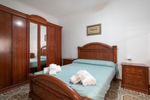 3 chambres, Wi-Fi gratuit, draps fournis