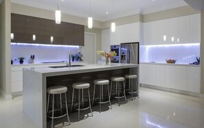 Luxury-Penthouse | Eigene Küche | Großer Kühlschrank, Mikrowelle, Ofen, Herdplatte