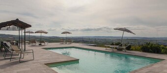 ÚNICA casa, piscina y bienestar.