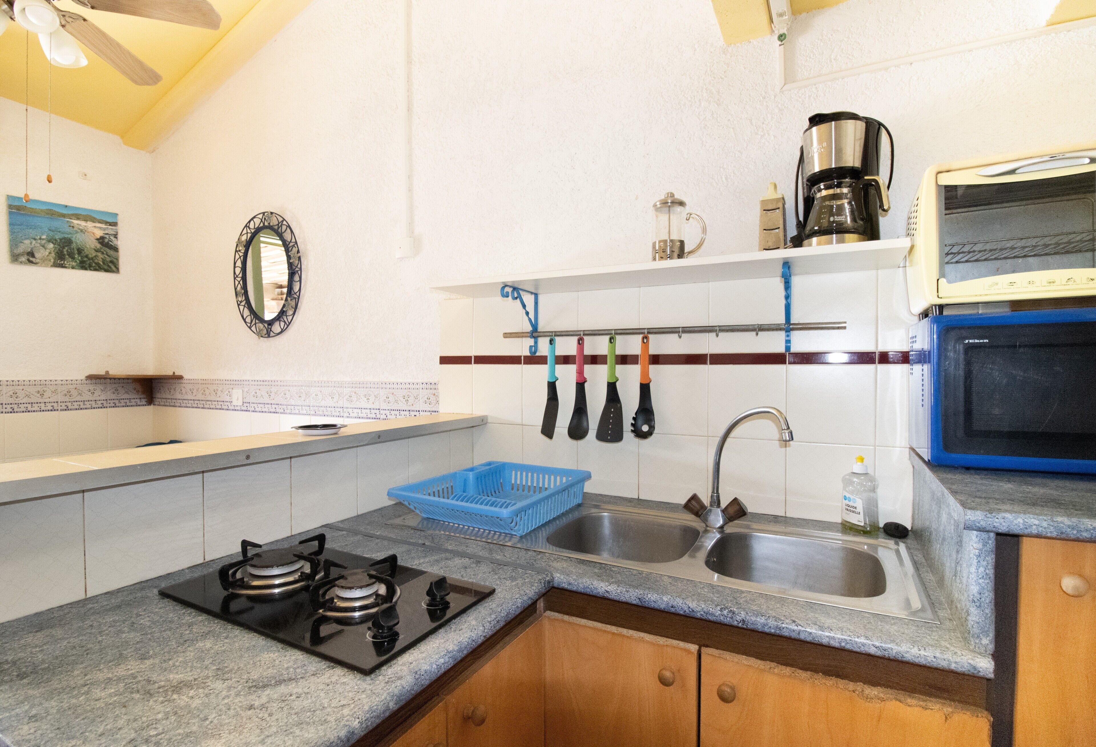 雪櫃、微波爐、焗爐、爐具